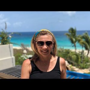 Meet your Posher, Claire